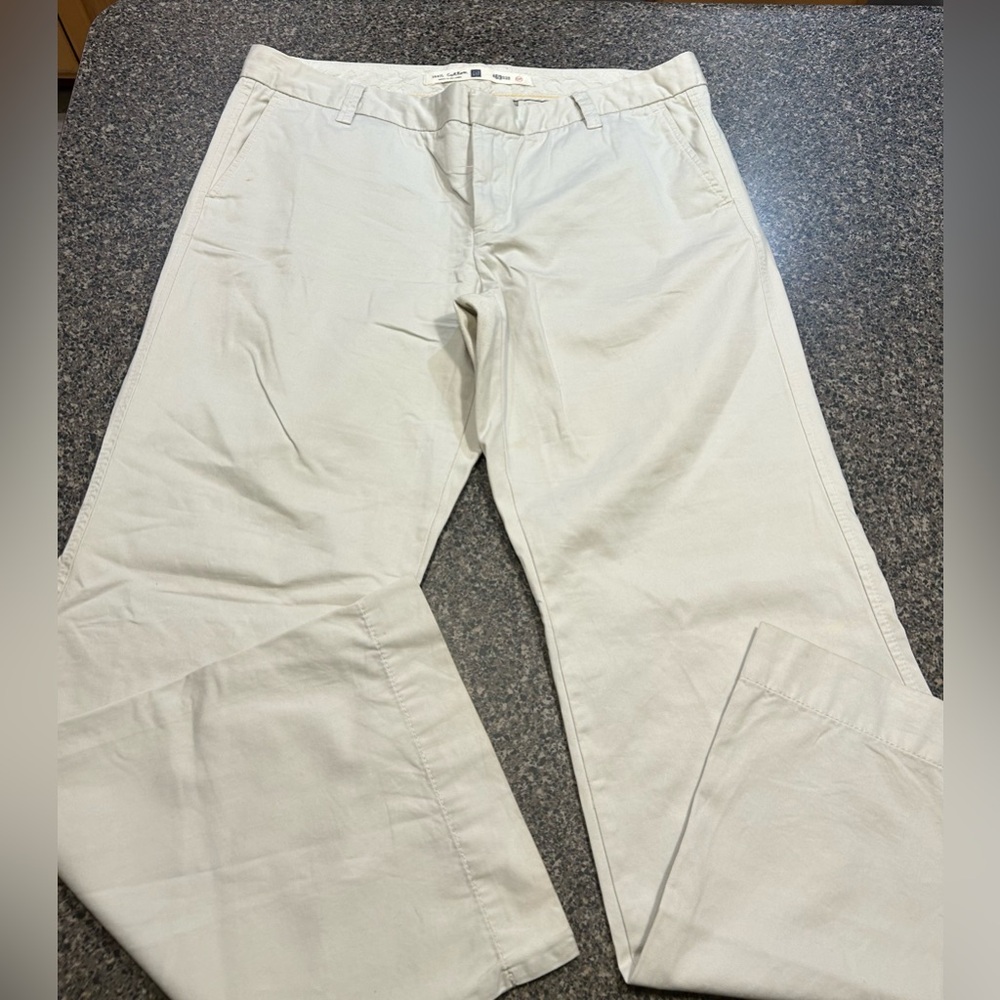 Gap 469532 khakis in stone white color.  100% cotton.  Y2K. Size 12P.